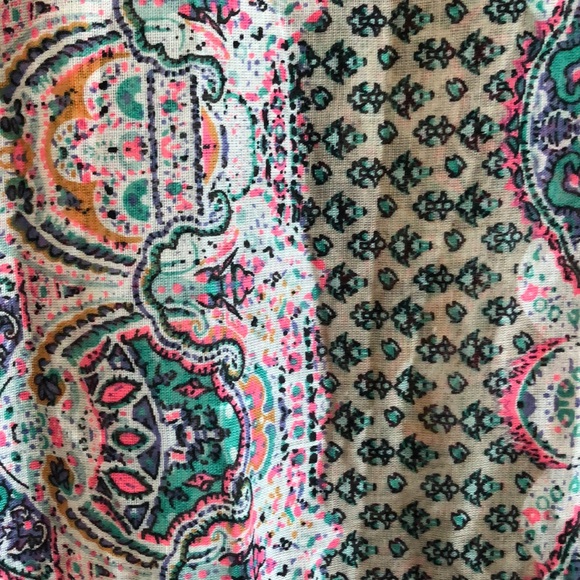 Colorful patterned scarf - Picture 2 of 4